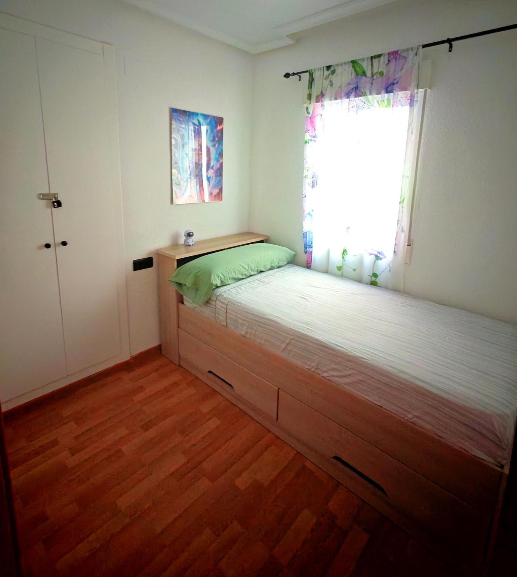 Marqplace Beach Free Parking And Ac Alicante Exterior foto